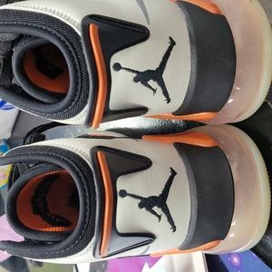 Boys Air Jordan Mars 270 Sneakers Sz 4.5 (Orange Black & White)